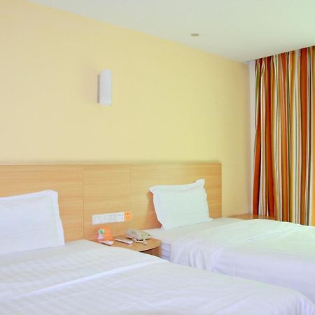 7Days Inn Guangzhou Tianhe Yantang Yue Ken Road Dış mekan fotoğraf