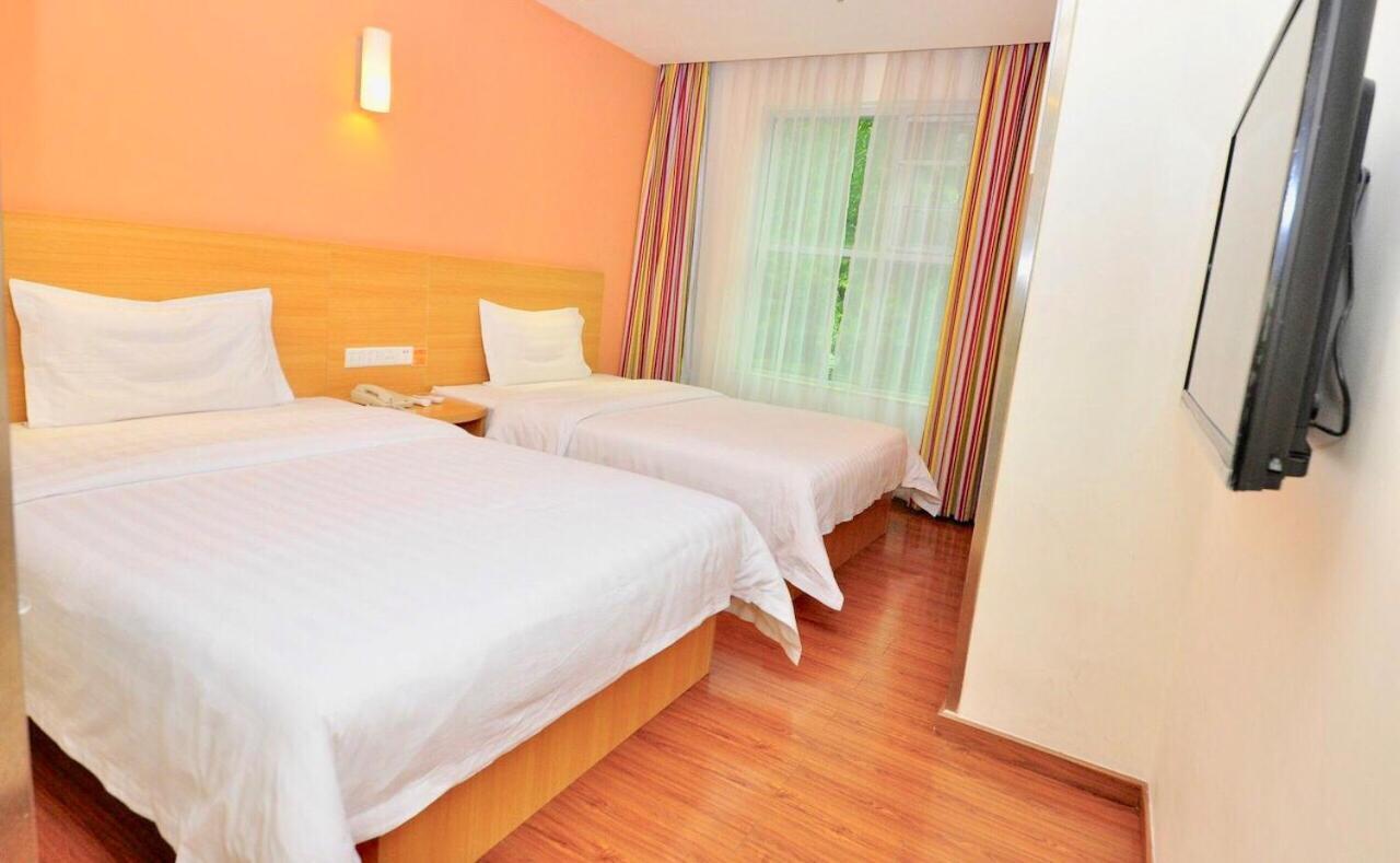 7Days Inn Guangzhou Tianhe Yantang Yue Ken Road Dış mekan fotoğraf