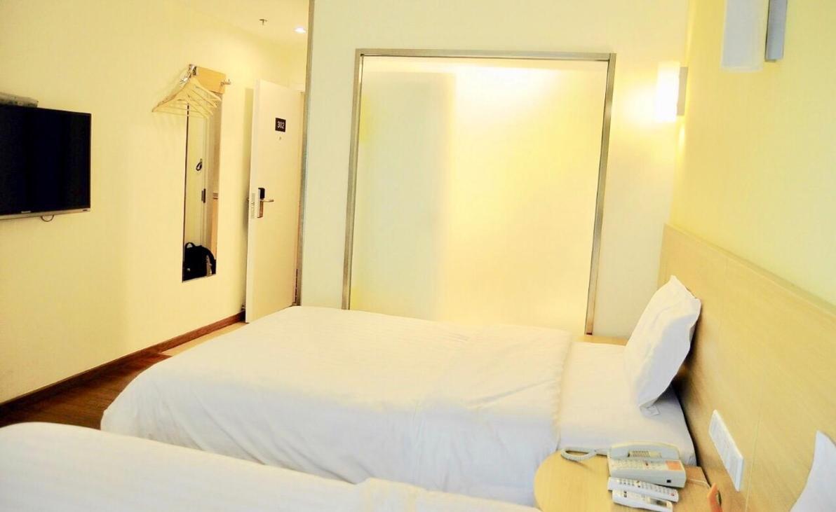 7Days Inn Guangzhou Tianhe Yantang Yue Ken Road Dış mekan fotoğraf
